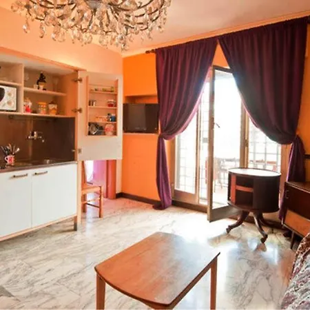 Julia's Domus Apartament *